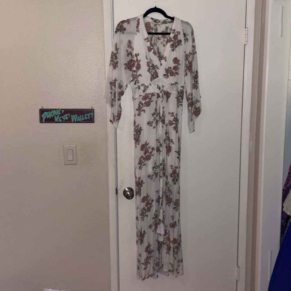Flowery small flowing maxi dress